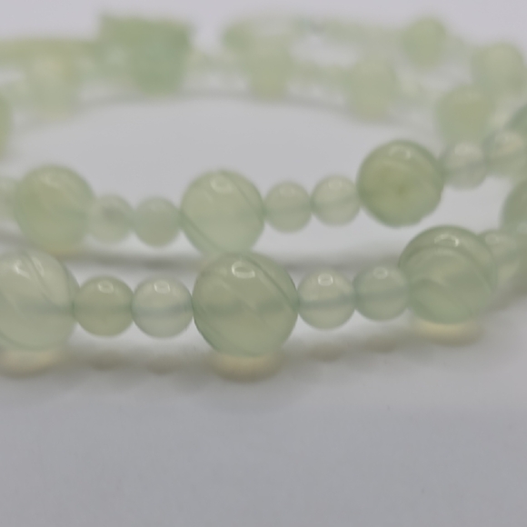 Vintage Chinese Carved Jade Green Beaded Necklace With Dragon Clasp - Picture 7 of 8